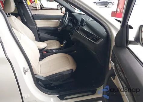 2016 BMW X1 xDrive28I z USA, uszkodzony, nr VIN WBXHT3C34G5E53042